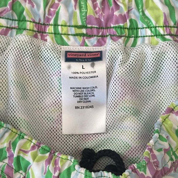 Vineyard Vines 7” Bathing Suite - Picture 3 of 5